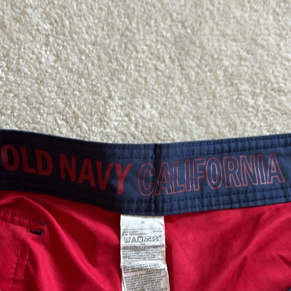 Old navy red swim trunks. Size 38. One pocket - Picture 3 of 3